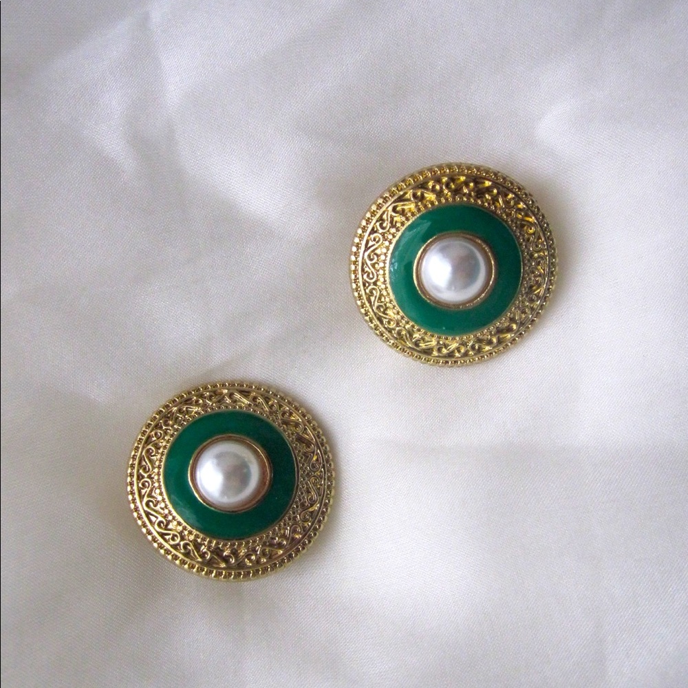 Vintage Green Enamel Pearl Button Clip On Earrings